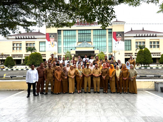 DISDUKCAPIL OKU TIMUR IKUTI APEL GABUNGAN DI HALAMAN PEMDA OKU TIMUR