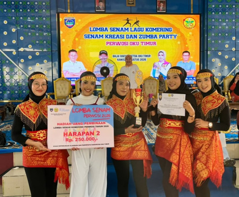 TIM DISDUKCAPIL OKU TIMUR RAIH JUARA HARAPAN 2 LOMBA SENAM KOMERING PERWOSI OKU TIMUR