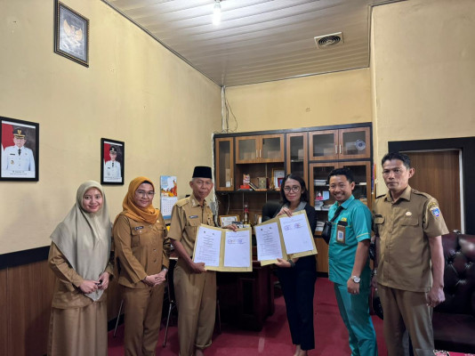 DISDUKCAPIL OKU TIMUR LAKUKAN PENANDATANGANAN PERJANJIAN KERJA SAMA DENGAN CHARITAS HOSPITAL BELITANG